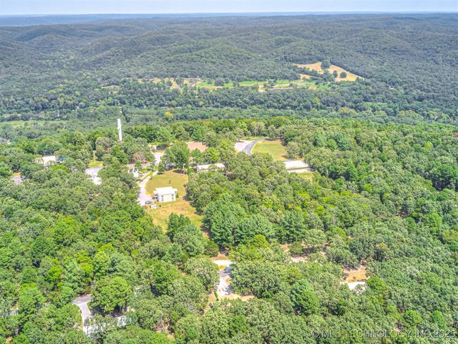 912 Summit Ridge Ct, House other with 2 bedrooms, 2 bathrooms and null parking in Tahlequah OK | Image 49