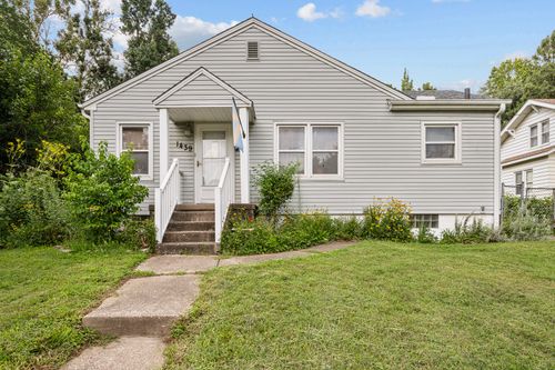 1439 45th Ave, Rock Island, IL, 61201-6834 | Card Image