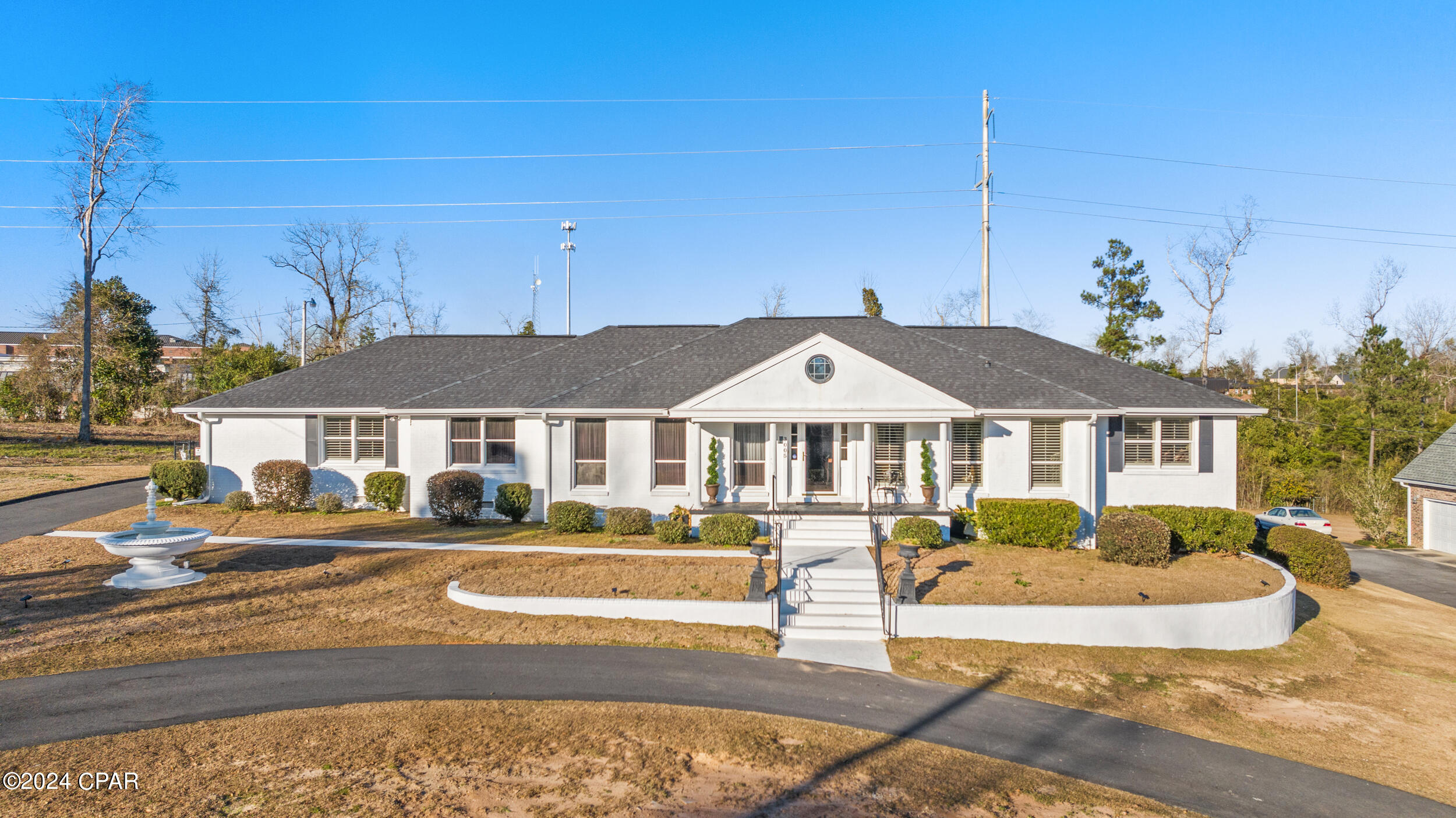 Watson Dr, Marianna, FL 32446
