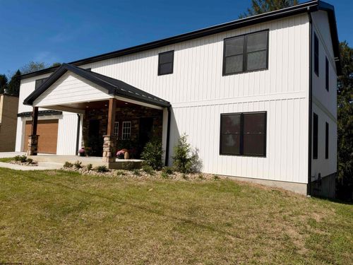 941 Farms Dr, Fairmont, WV, 26554-3558 | Card Image