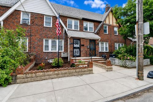 8532 66th Ave, Rego Park, NY, 11374-5210 | Card Image