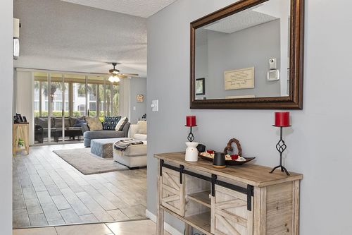 apt-d1-110 Half Moon Cir, Hypoluxo, FL, 33462-5467 | Card Image