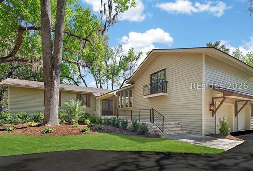 2 Willow Oak Rd W, Hilton Head Island, SC, 29928-4409 | Card Image