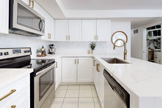 129 - 2 Dunsheath Way, Condo with 2 bedrooms, 2 bathrooms and null parking in Markham ON | Image 14
