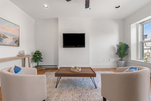 apt-3-77 Pearl St, Chelsea, MA, 02150-2720 | Card Image