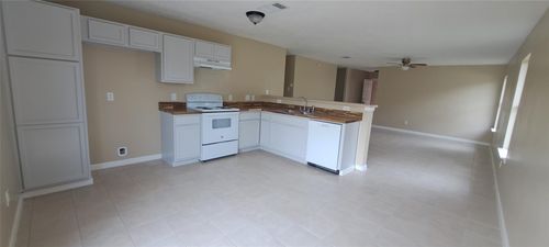 13131 Rosemont Park Ln, Houston, TX, 77044-6553 | Card Image