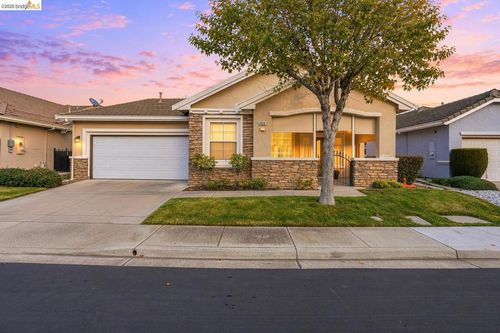 1036 Bismarck Ter, Brentwood, CA, 94513-6918 | Card Image