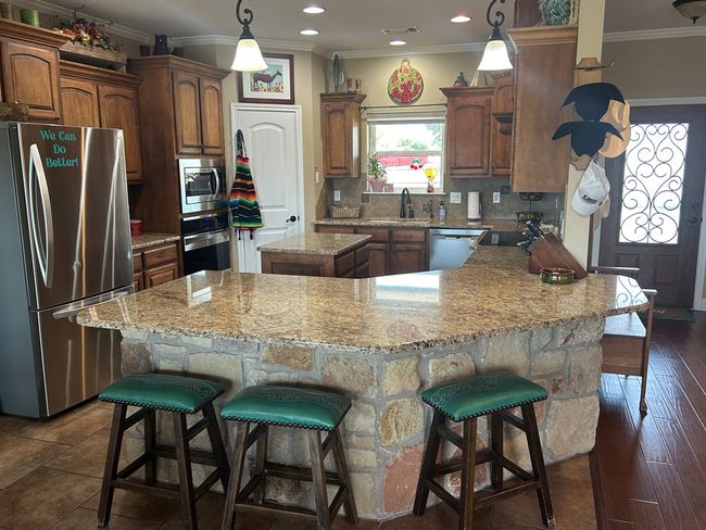 Kitchen | Image 11