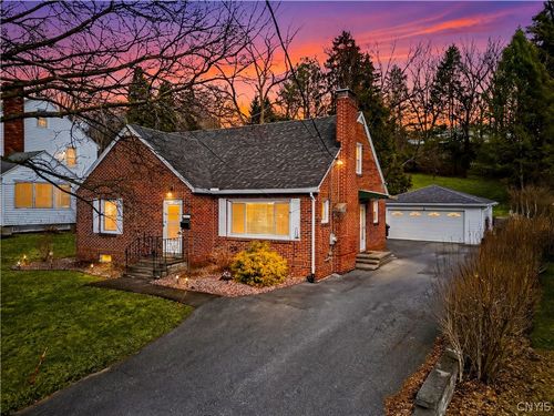 134 Century Dr, Syracuse, NY, 13209-2204 | Card Image