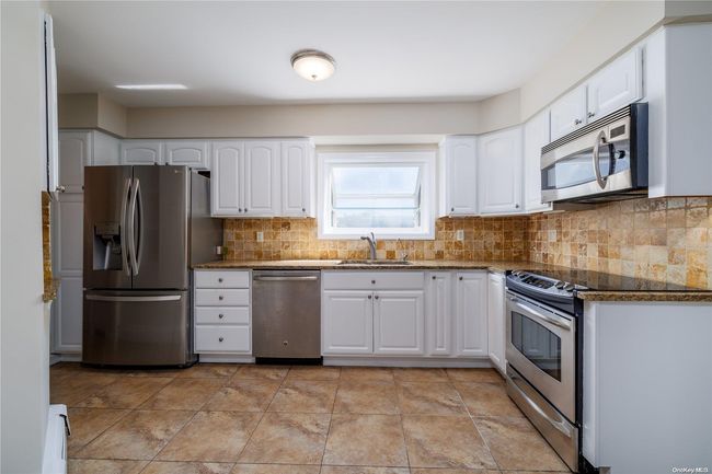 2781 Bayview Ave, House other with 4 bedrooms, 2 bathrooms and null parking in Wantagh NY | Image 11