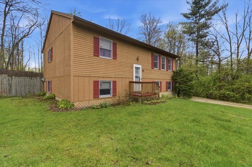 56 Hildur Hl, Bennington, VT, 05201-9586 | Card Image