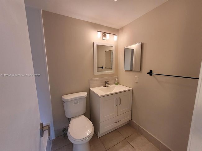 14 - 14 Salisbury A, Condo with 1 bedrooms, 2 bathrooms and null parking in West Palm Beach FL | Image 7
