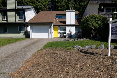 45593 Mcintosh Dr, Chilliwack, BC, V2P6V4 | Card Image