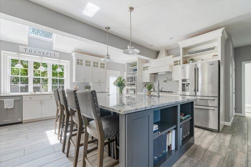 33 Freeman Dr, Plymouth, MA, 02360-6886 | Card Image