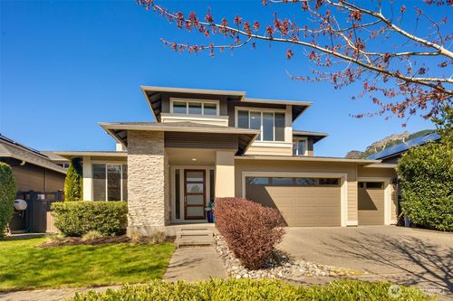 732 Se 11th St, North Bend, WA, 98045-5004 | Card Image