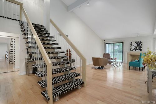 7273 Creeks Bend Ct, West Bloomfield, MI, 48322-3523 | Card Image