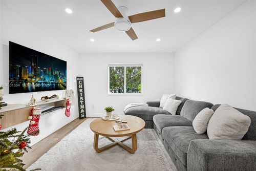 apt-24-8609 Sw 68th Ct, Pinecrest, FL, 33156-1144 | Card Image