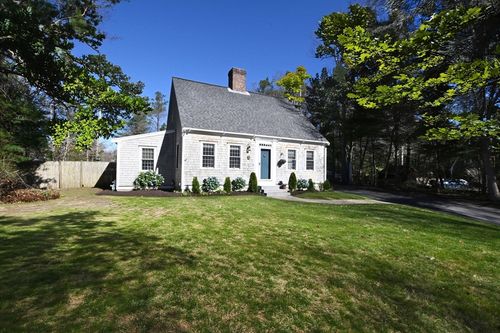 10 Hunters Trl, Sandwich, MA, 02563-2701 | Card Image