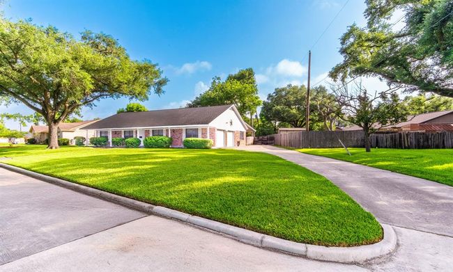 3405 Randall Dr, House other with 4 bedrooms, 2 bathrooms and 2 parking in Pearland TX | Image 22