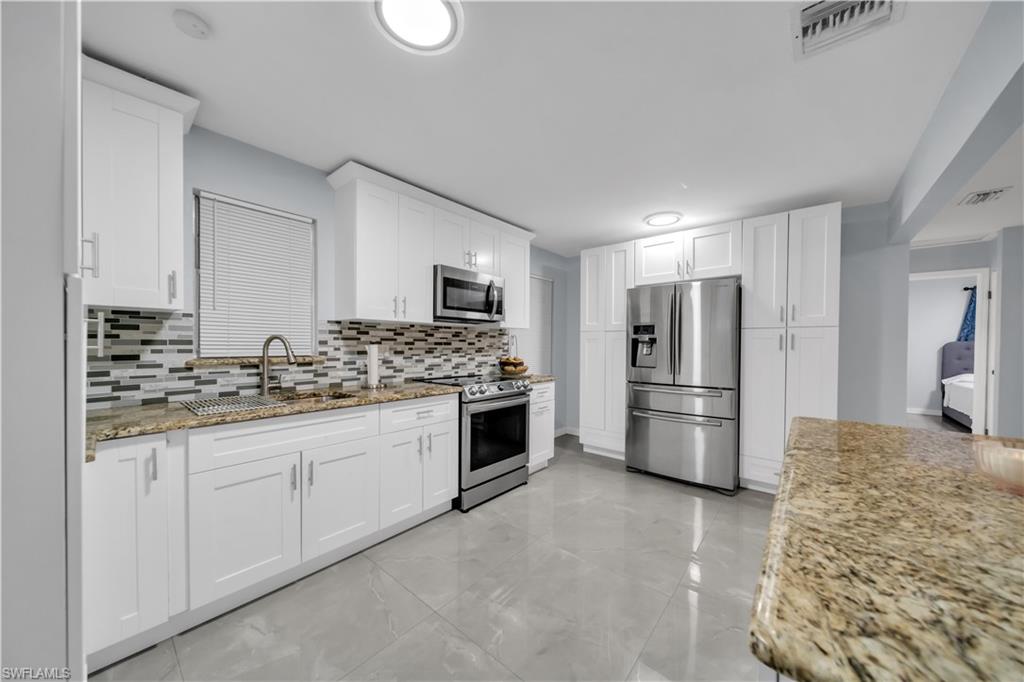 Residential Lease in NORTH FORT MYERS 4