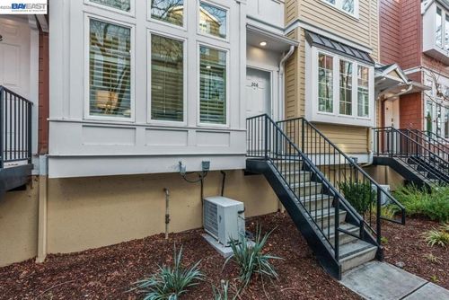 206 Grayson Ter, San Jose, CA, 95126-4817 | Card Image