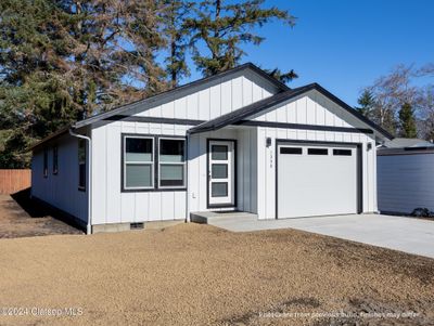 54 Sw Birch Ave, House other with 3 bedrooms, 2 bathrooms and null parking in Warrenton OR | Image 1