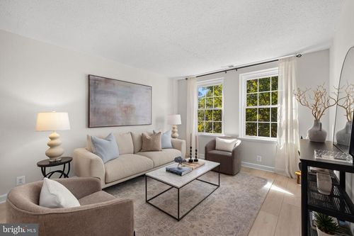 b2-2865 S Buchanan St, ARLINGTON, VA, 22206-1352 | Card Image