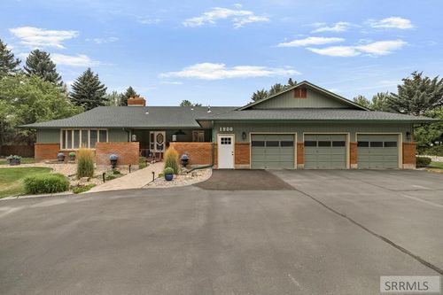1900 Ross Ave, Ammon, ID, 83406-6840 | Card Image