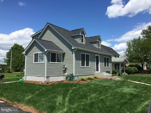 8904 Cherry St, MANASSAS, VA, 20110-5105 | Card Image