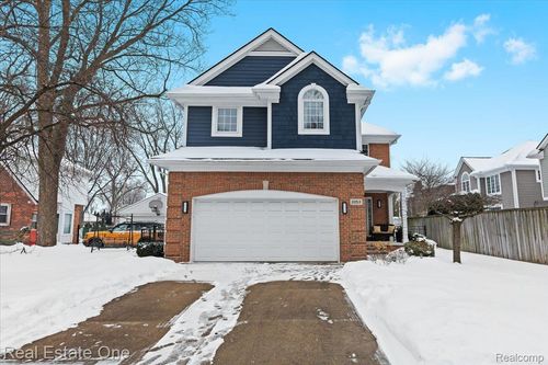 2053 Catalpa Dr, Berkley, MI, 48072-1866 | Card Image