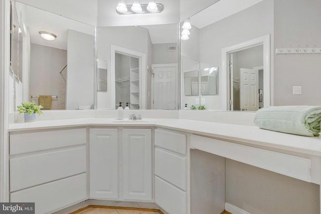 APT-2001 - 12153 Penderview Ln, Condo with 2 bedrooms, 2 bathrooms and null parking in FAIRFAX VA | Image 7