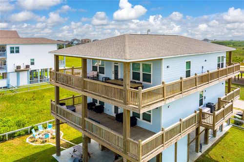 924 Melody Ln, Crystal Beach, TX, 77650 | Card Image