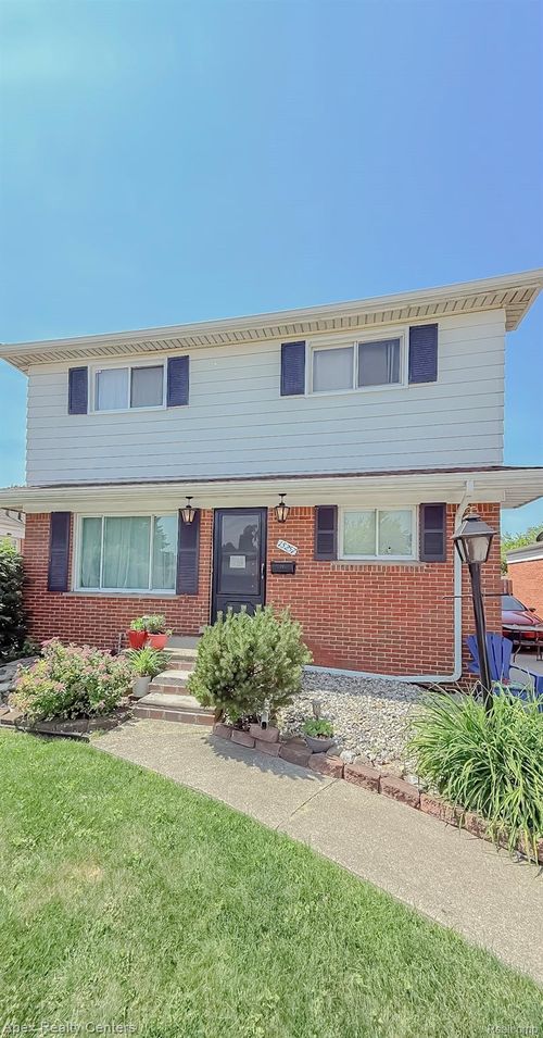 15257 Paris St, Allen Park, MI, 48101-3513 | Card Image