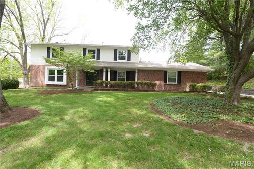 19 Kentom Dr, Saint Louis, MO, 63132-4108 | Card Image