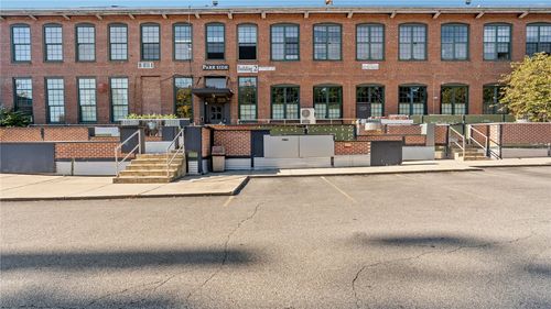 511-1117 Douglas Ave, North Providence, RI, 02904-5375 | Card Image