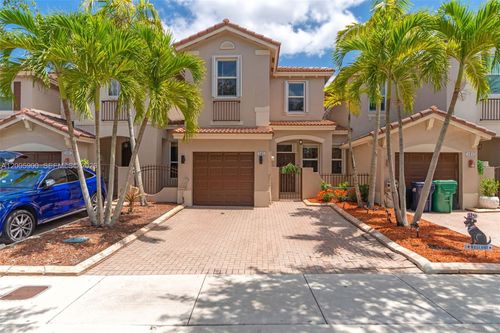 945 Sw 154th Ct, Miami, FL, 33194-2736 | Card Image