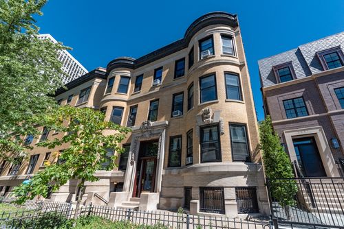 3n-2351 N Cleveland Ave, Chicago, IL, 60614-3315 | Card Image