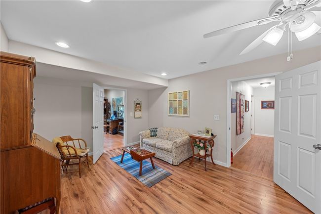 Upstairs bedroom suite | Image 22