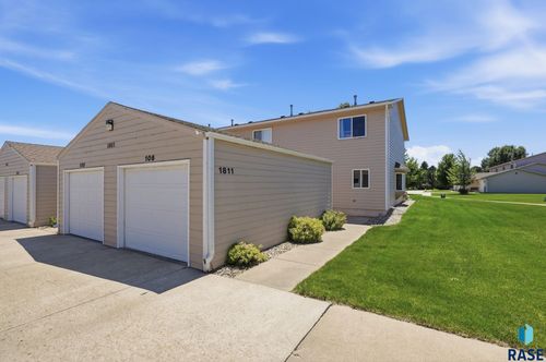 106-1811 S Sertoma Ave, Sioux Falls, SD, 57106-3818 | Card Image