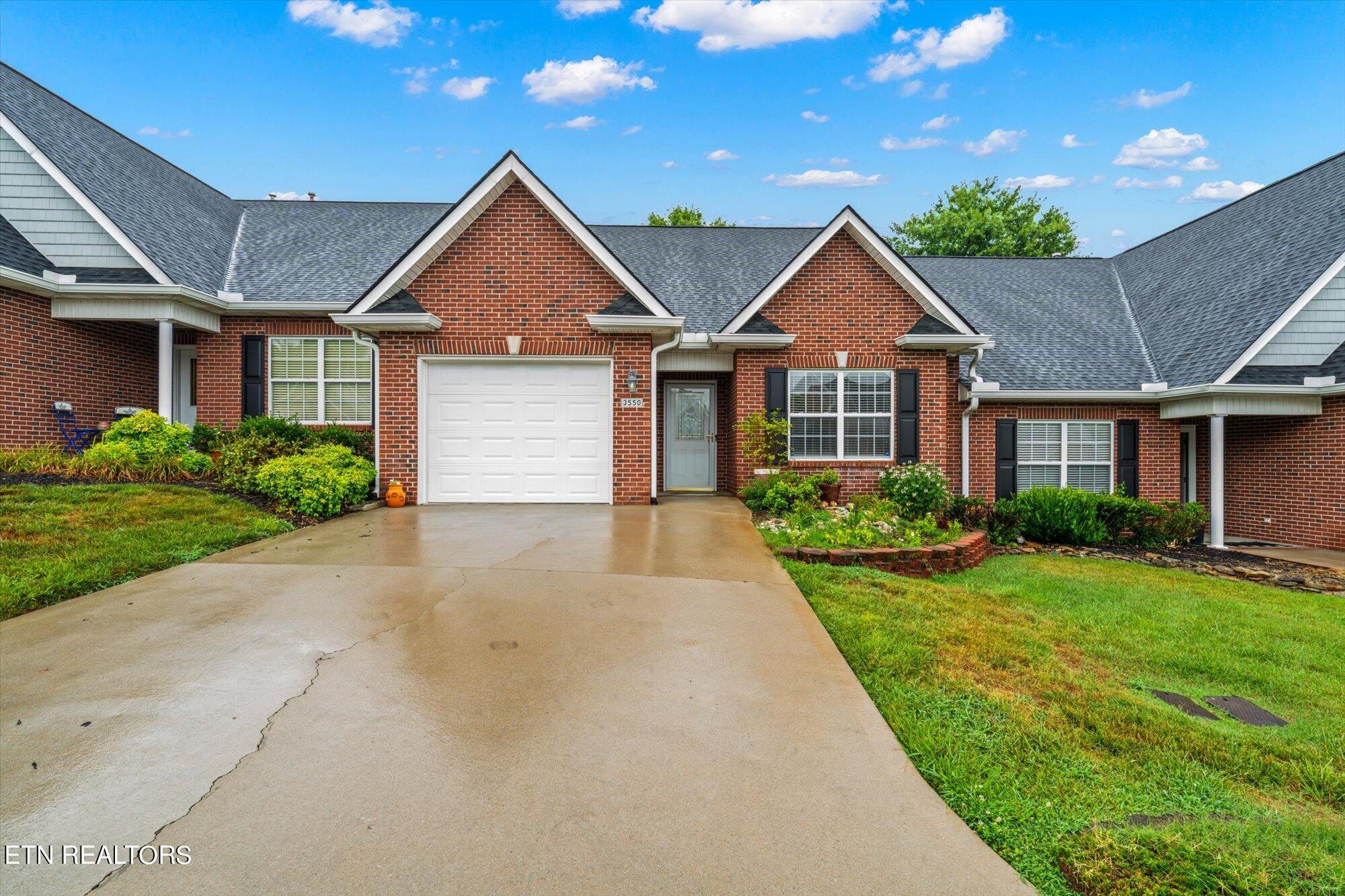 Oak Villa Way, Knoxville, TN 37931