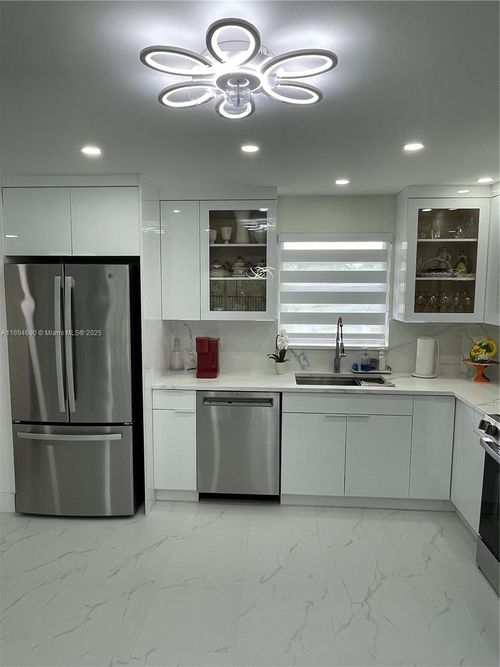 303-150 S Hollybrook Ter, Pembroke Pines, FL, 33025-1279 | Card Image
