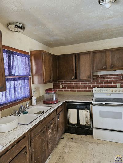 121 Florida, House other with 3 bedrooms, 2 bathrooms and null parking in Lawrence KS | Image 3