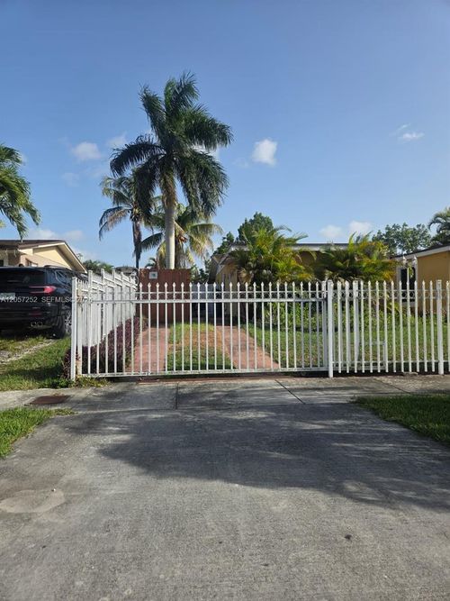 a-15440 Sw 294th Ter, Homestead, FL, 33033-2625 | Card Image