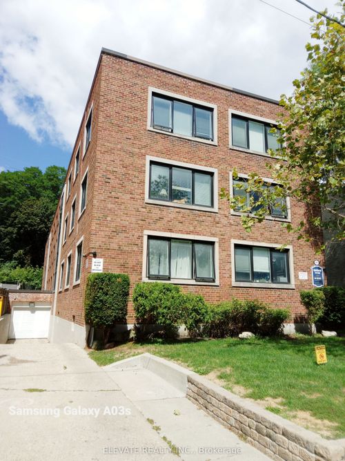 11-464 Summerhill Ave, Toronto, ON, M4W2E4 | Card Image