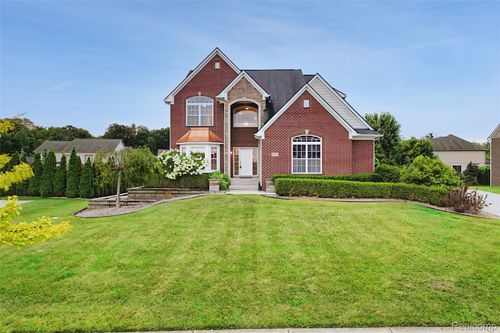 51921 Red Cedar, South Lyon, MI, 48178-8258 | Card Image
