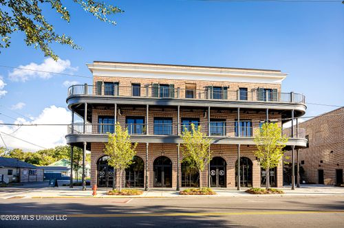 a303-1515 Government St, Ocean Springs, MS, 39564-3825 | Card Image