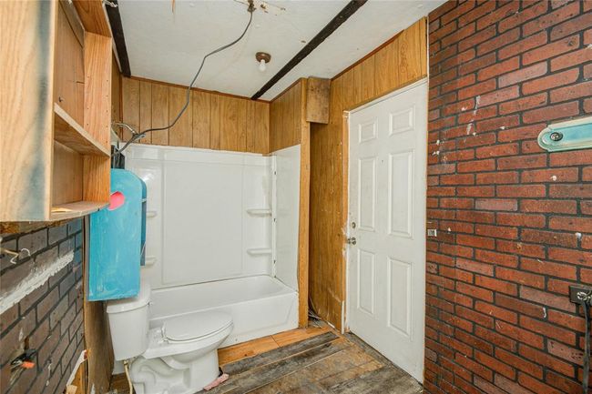 2726 Shady Creek Ln, House other with 3 bedrooms, 2 bathrooms and null parking in Oyster Creek TX | Image 17