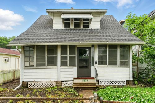 976 Forest St, Saint Paul, MN, 55106-3206 | Card Image