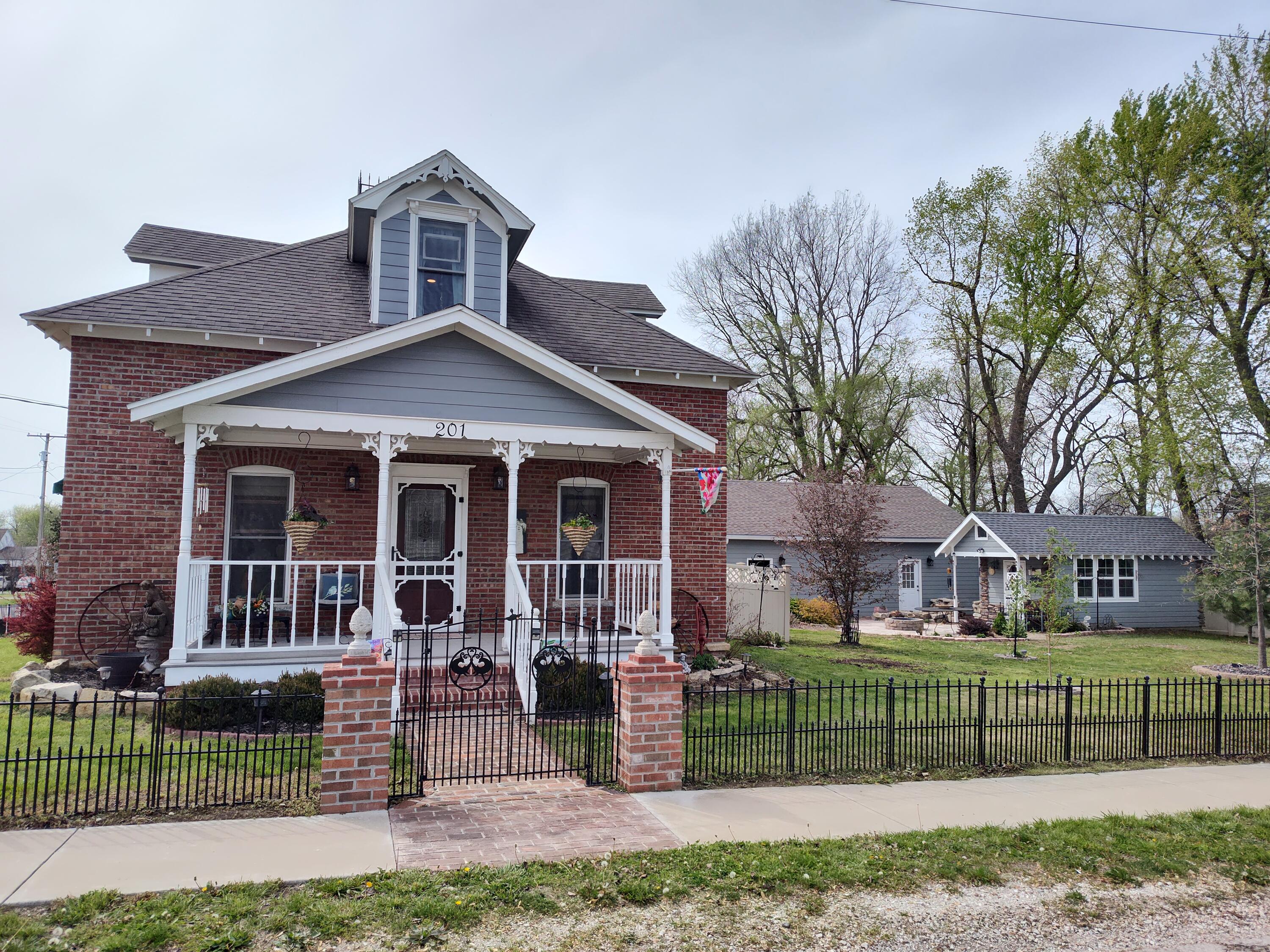 Arthur St, Humansville, MO 65674