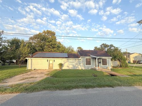 127 N Erskine St, Angleton, TX, 77515-4327 | Card Image